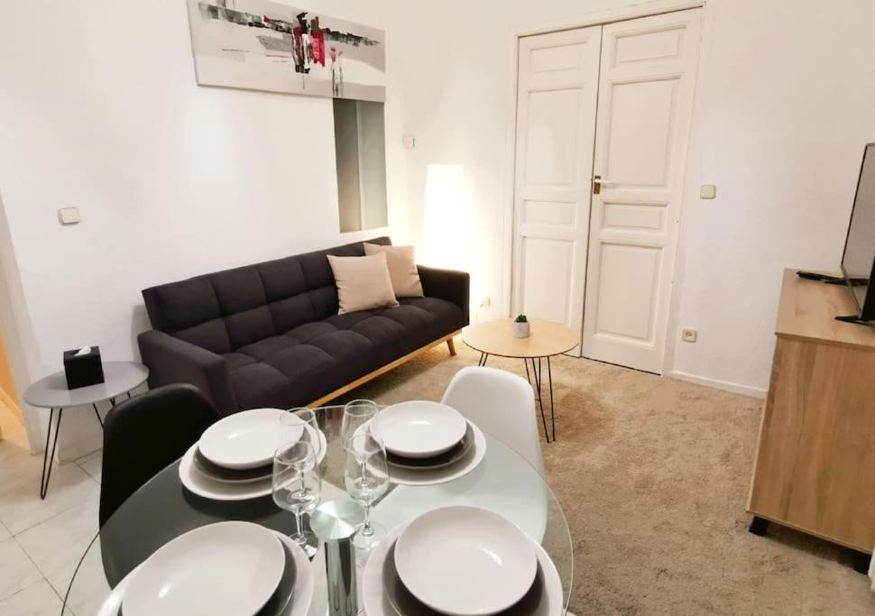 Alojamiento En Centro De Madrid Apartment Екстериор снимка