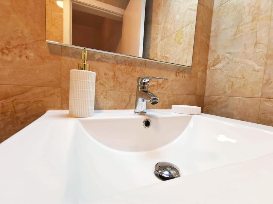 Alojamiento En Centro De Madrid Apartment Екстериор снимка